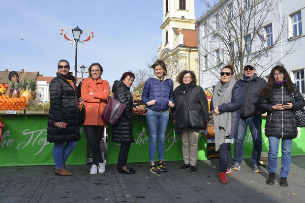 Храна је добра, али ракија је фантастична. Ми такве укусе немамо: Хрватски и словеначки блогери на кулинарској тури по Србији